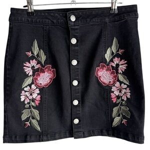 Guess Stretch Denim Floral Mini Skirt Sz M Black Button Front Y2K 90s Streetwear